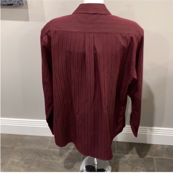 Croft & Barrow Men's Burgundy Textured Pinstripe Shirt - Picture 5 of 5